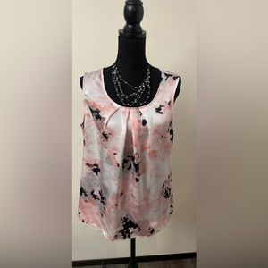 Top for women size Large by Kasper
